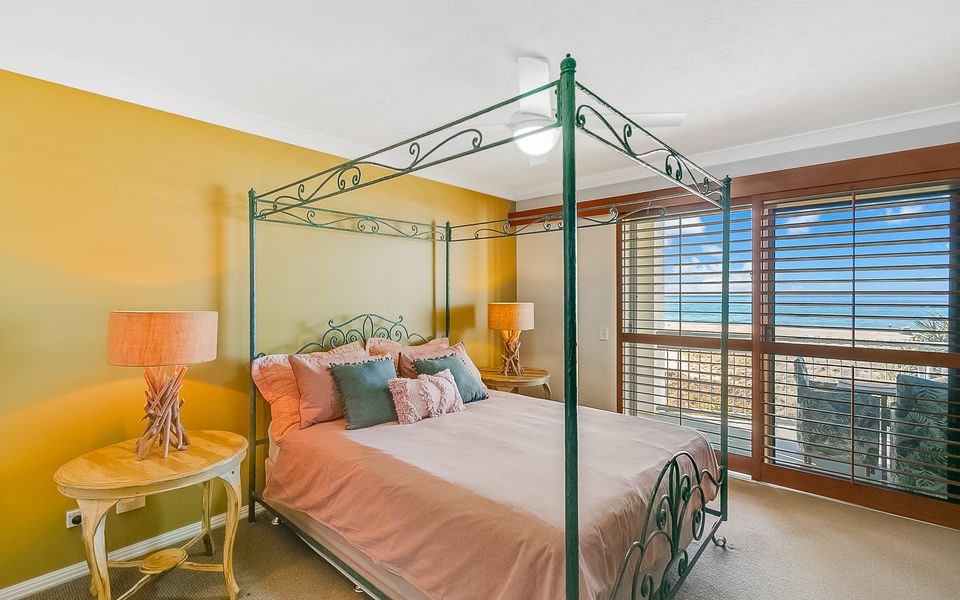 Golden Sea 10 – Absolute Beachfront Bilinga