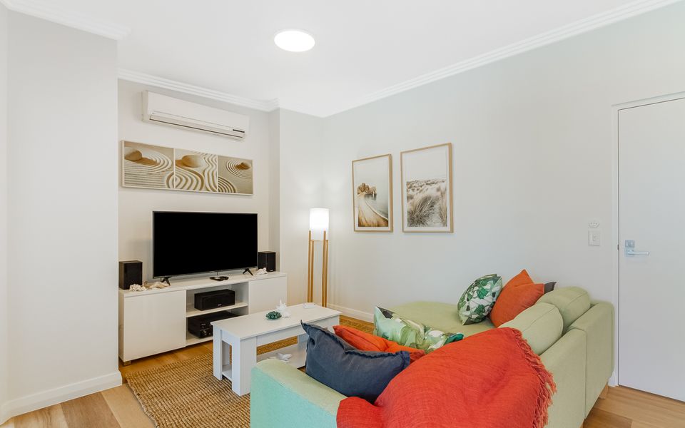 Pavilions Apartment 2207 – Palm Beach – Min. 3 Night Stays!