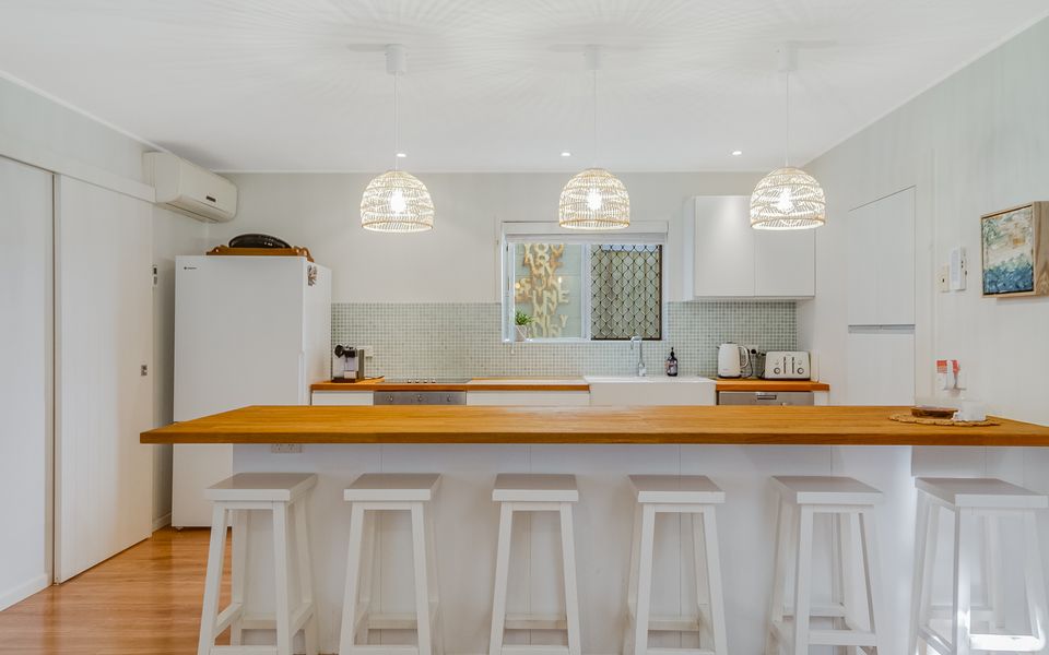 Palm Beach Shack – Absolute Beachfront Palm Beach – Pet Friendly (Upon Request) – Linen Provided!