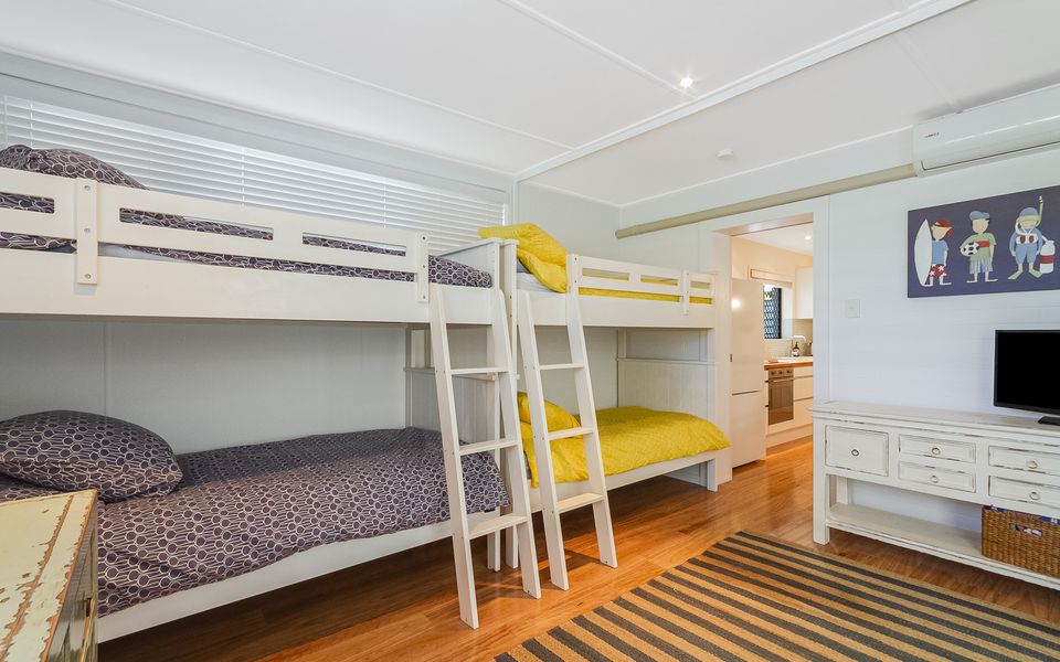 Palm Beach Shack – Absolute Beachfront Palm Beach – Pet Friendly (Upon Request) – Linen Provided!