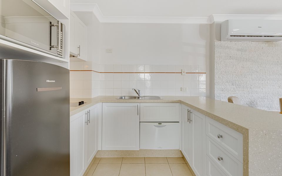 Calypso Plaza Unit 220 – Coolangatta Beachfront – Min. 3 Night Stays!