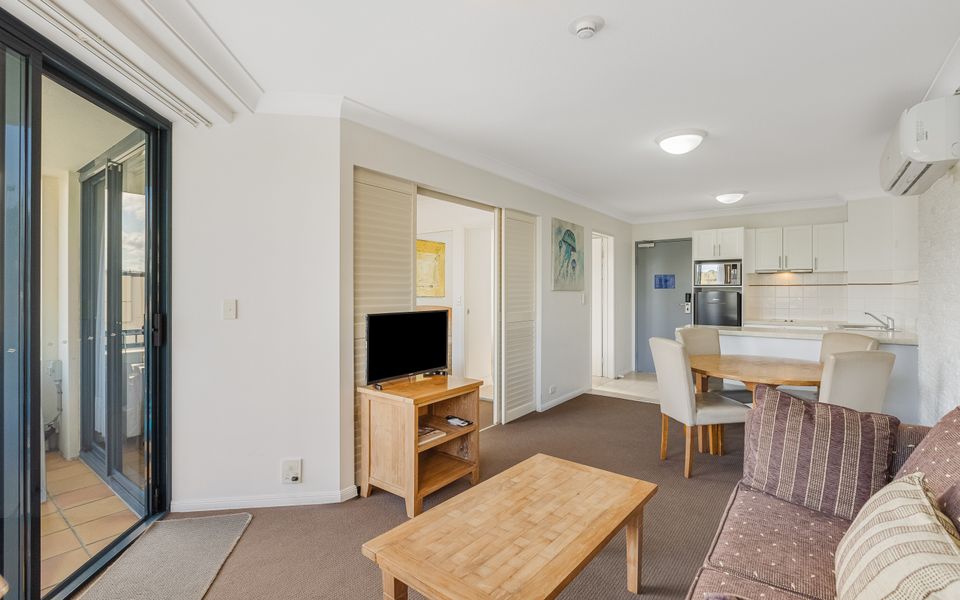 Calypso Plaza Unit 220 – Coolangatta Beachfront – Min. 3 Night Stays!
