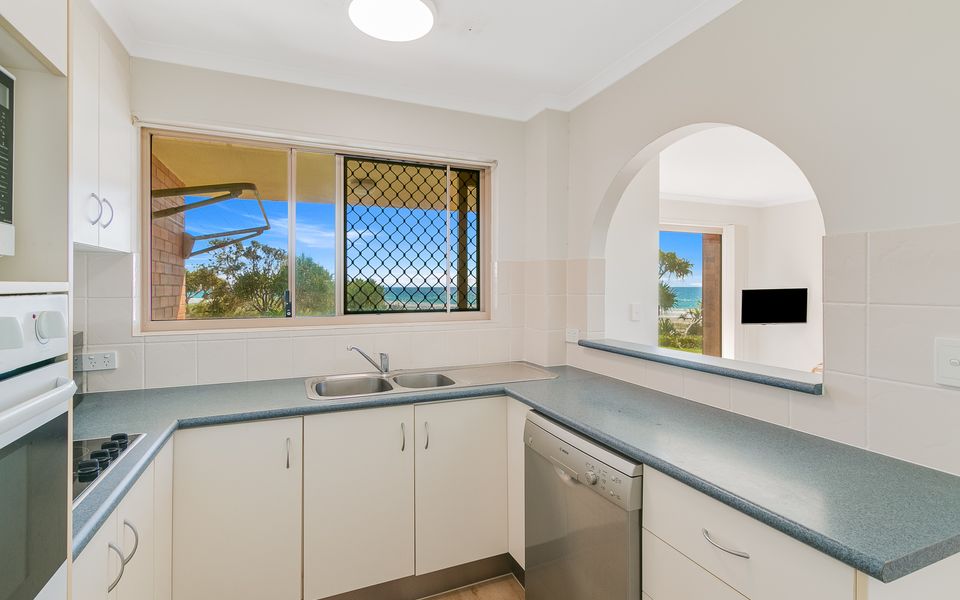 Pacific Gables 1 – Absolute Beachfront Tugun – Linen Provided – Min. 3 Night Stays!