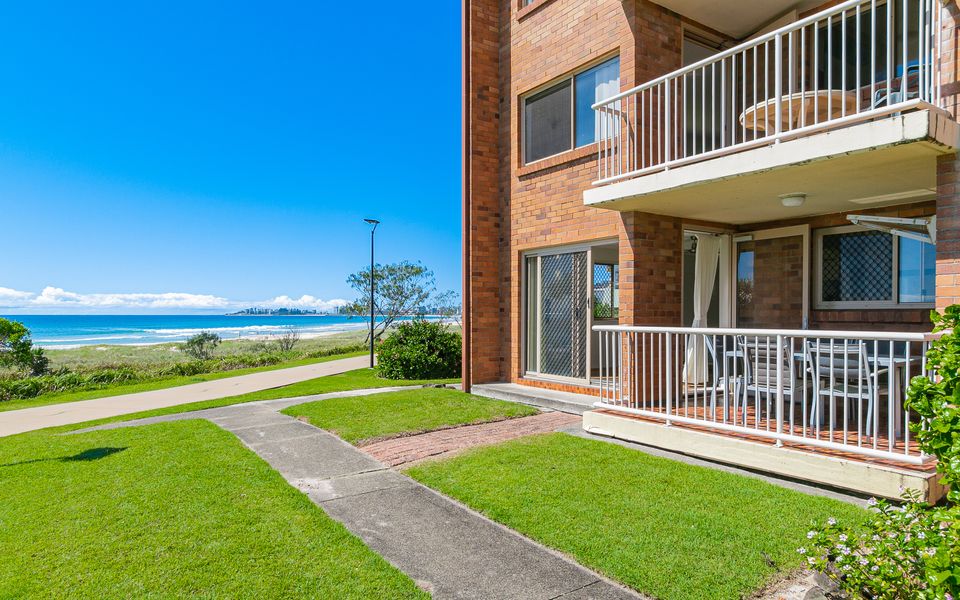 Pacific Gables 1 – Absolute Beachfront Tugun – Linen Provided – Min. 3 Night Stays!