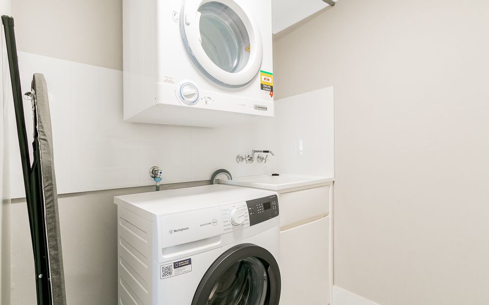 Pacific Gables 1 – Absolute Beachfront Tugun – Linen Provided – Min. 3 Night Stays!