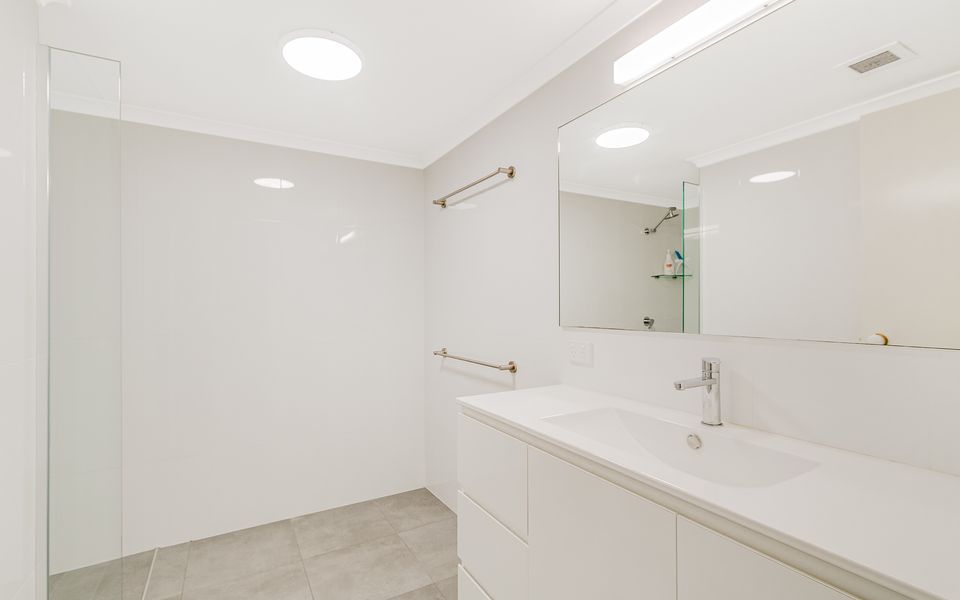 Pacific Gables 1 – Absolute Beachfront Tugun – Linen Provided – Min. 3 Night Stays!