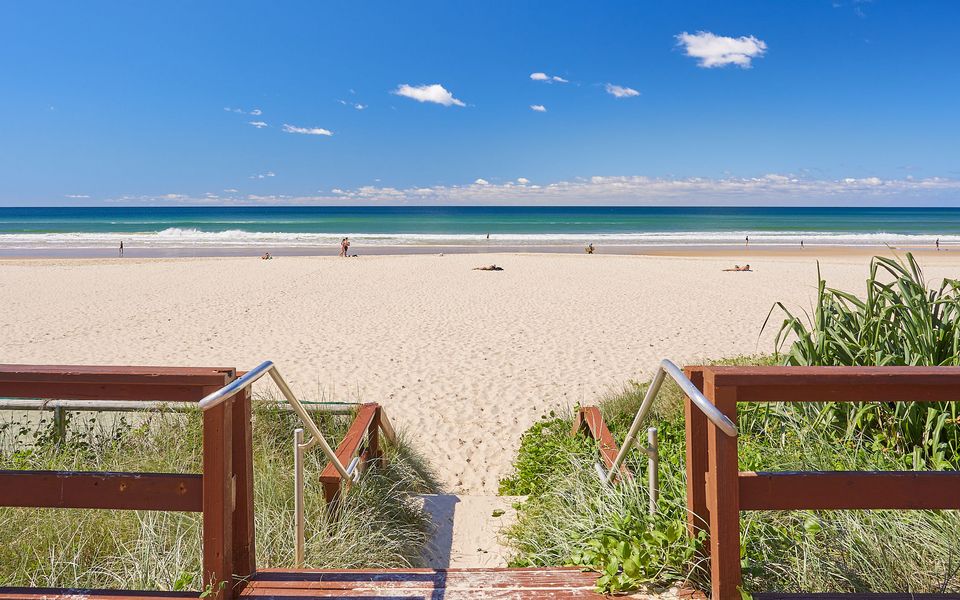 Village 305 – Palm Beach Luxury – 3 Night Stays – Linen Provided!