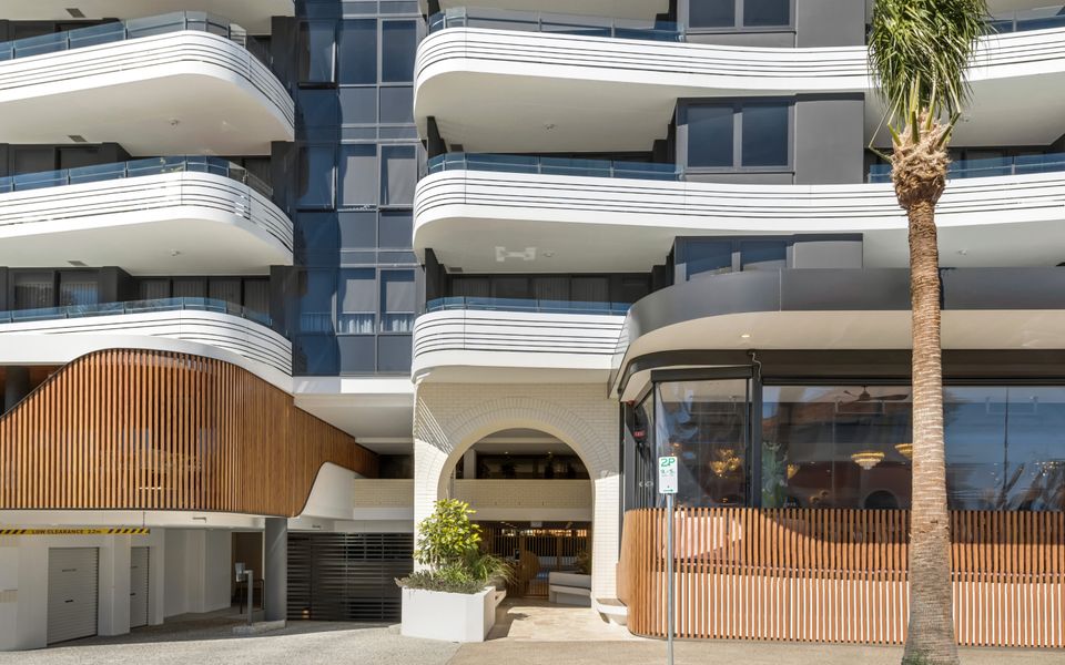 Village 305 – Palm Beach Luxury – 3 Night Stays – Linen Provided!