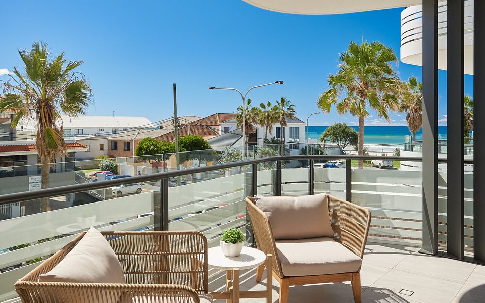 Village 305 – Palm Beach Luxury – 3 Night Stays – Linen Provided!