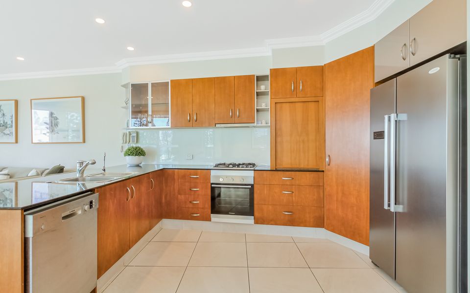 Aqua Solai 9 – Absolute Beachfront – Min. 3 night stays – Linen Provided