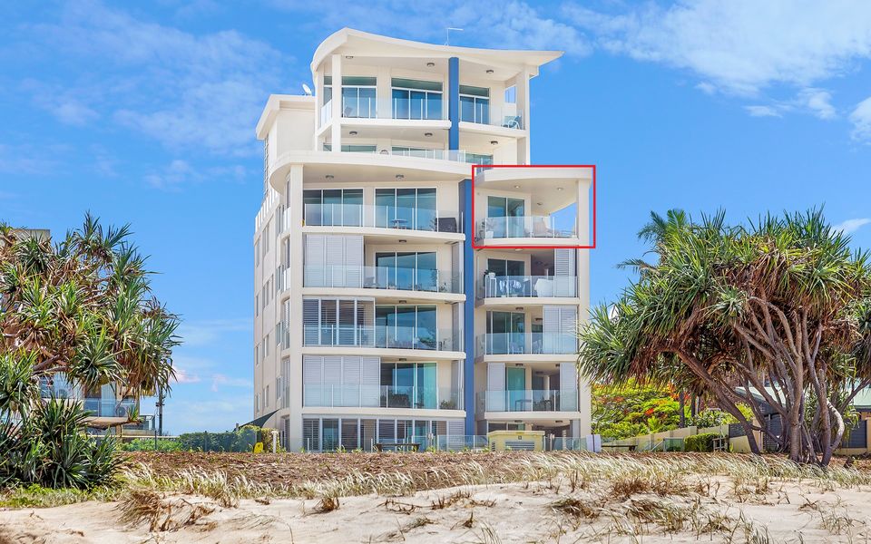 Aqua Solai 9 – Absolute Beachfront – Min. 3 night stays – Linen Provided