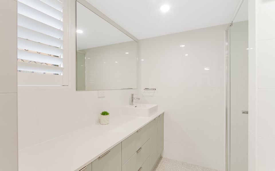 Pacific Gables 8 – Absolute Beachfront Tugun – Min. 3 Night Stays!