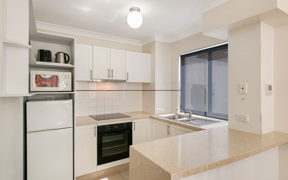 Calypso Plaza 407 – Coolangatta Beachfront – Min. 3 Night Stays!
