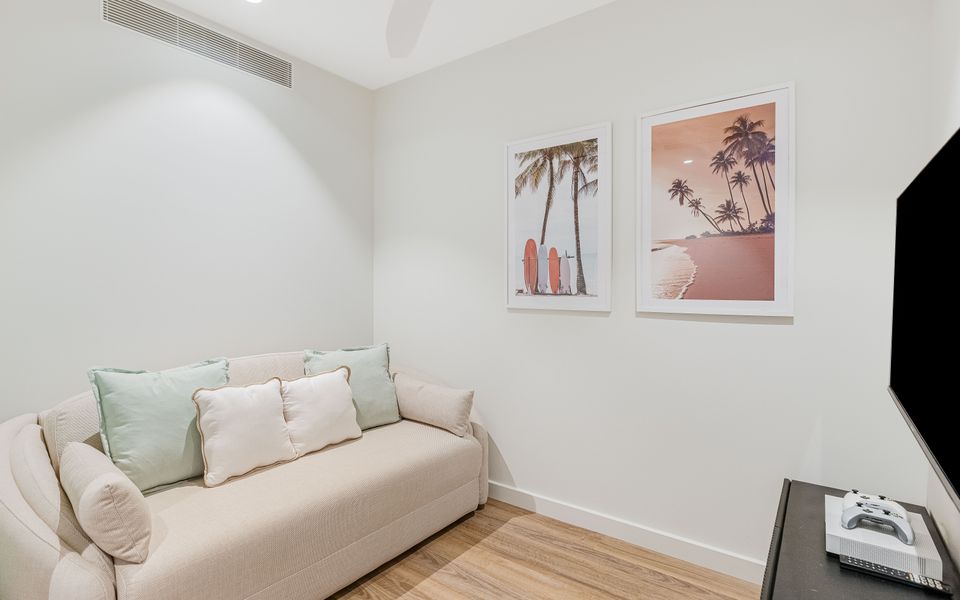 Miles at Kirra Point 303 – Luxury Kirra Beachfront – Linen Provided – Min. 2 Night Stays!