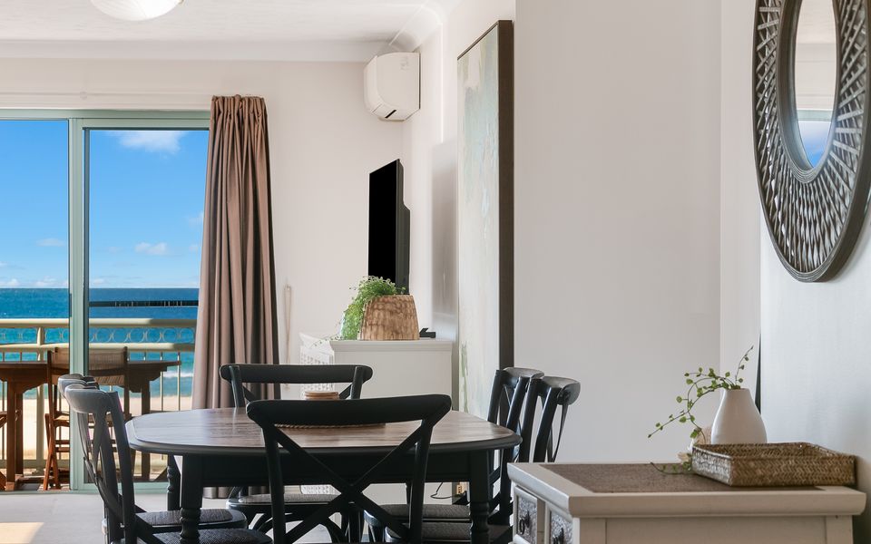 Golden Sea 12 – Absolute Beachfront Bilinga – Min. 3 Night Stays!