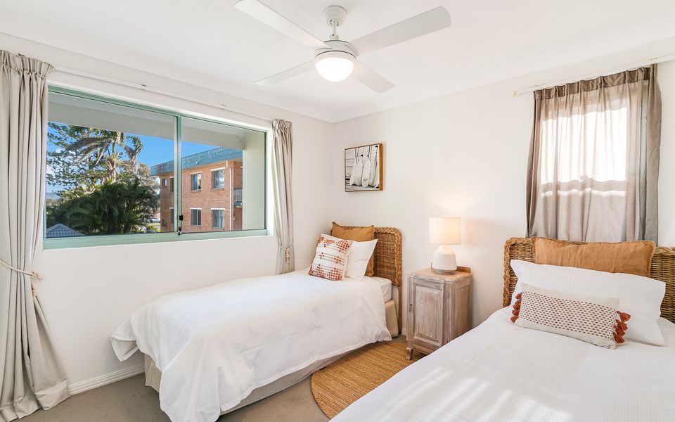 Golden Sea 12 – Absolute Beachfront Bilinga – Min. 3 Night Stays!