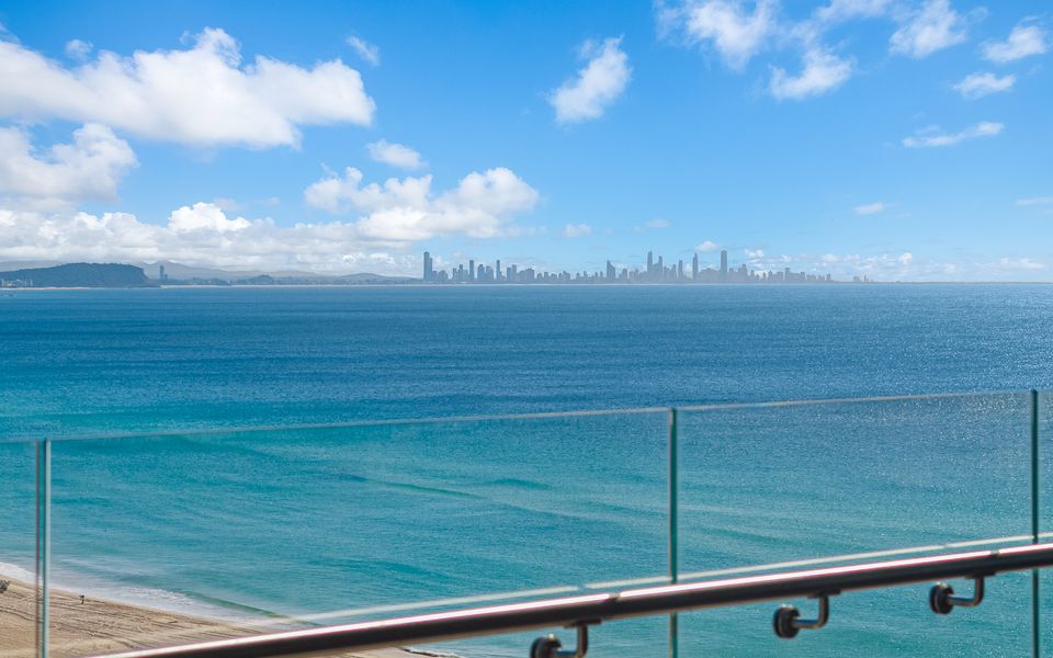 Miles at Kirra Point 1406 – Luxury Sub Penthouse on Kirra Beachfront – Linen Provided