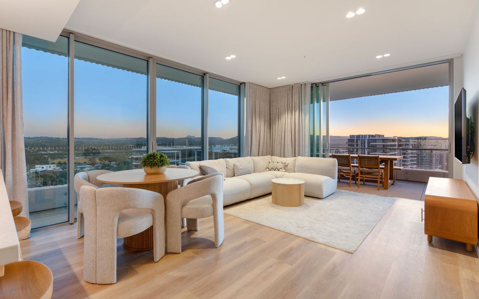 Miles at Kirra Point 1406 – Luxury Sub Penthouse on Kirra Beachfront – Linen Provided