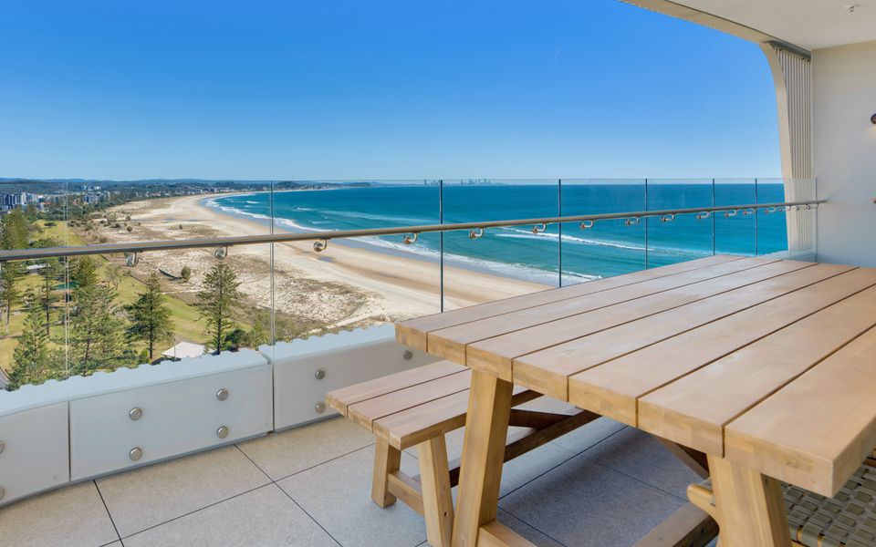 Miles at Kirra Point 1406 – Luxury Sub Penthouse on Kirra Beachfront – Linen Provided