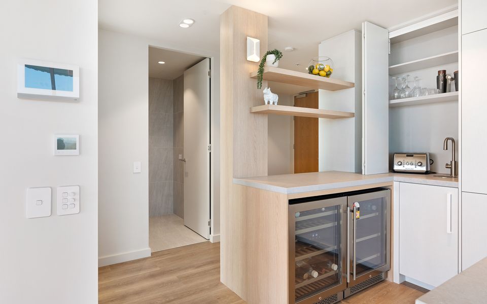 Miles at Kirra Point 1406 – Luxury Sub Penthouse on Kirra Beachfront – Linen Provided