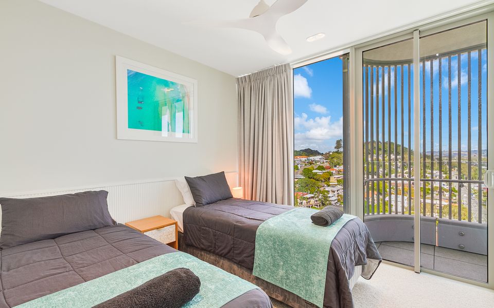 Miles at Kirra Point 1406 – Luxury Sub Penthouse on Kirra Beachfront – Linen Provided