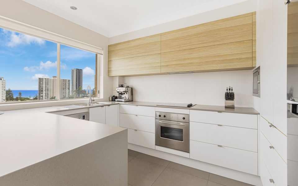 Ocean Vista 7 – Contemporary Central Coolangatta – Min. 3 Night Stays