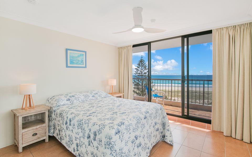 Porta Pacifique 23 – Beachfront Bilinga – Min. 3 Night Stays