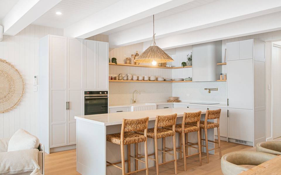 Joy Apartment 3 – Luxurious Apartment in the Heart of Coolangatta – Min. 3 Night Stays – Linen Provided