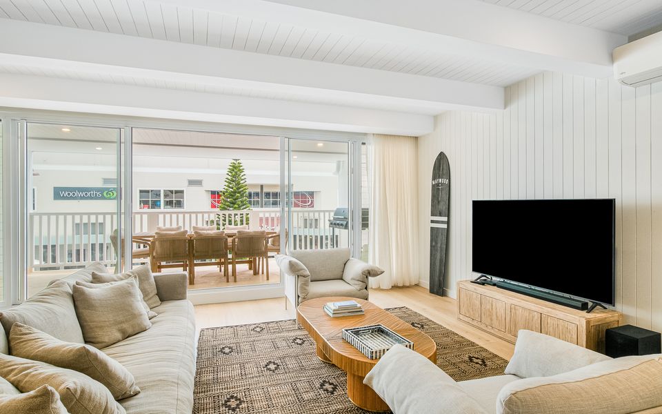 Joy Apartment 3 – Luxurious Apartment in the Heart of Coolangatta – Min. 3 Night Stays – Linen Provided