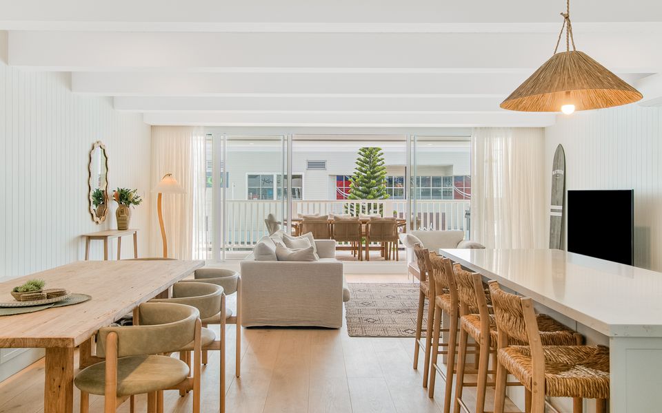 Joy Apartment 3 – Luxurious Apartment in the Heart of Coolangatta – Min. 3 Night Stays – Linen Provided