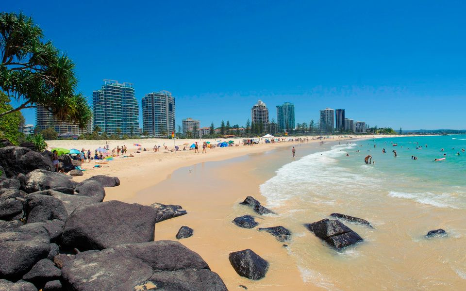 Joy Apartment 3 – Luxurious Apartment in the Heart of Coolangatta – Min. 3 Night Stays – Linen Provided