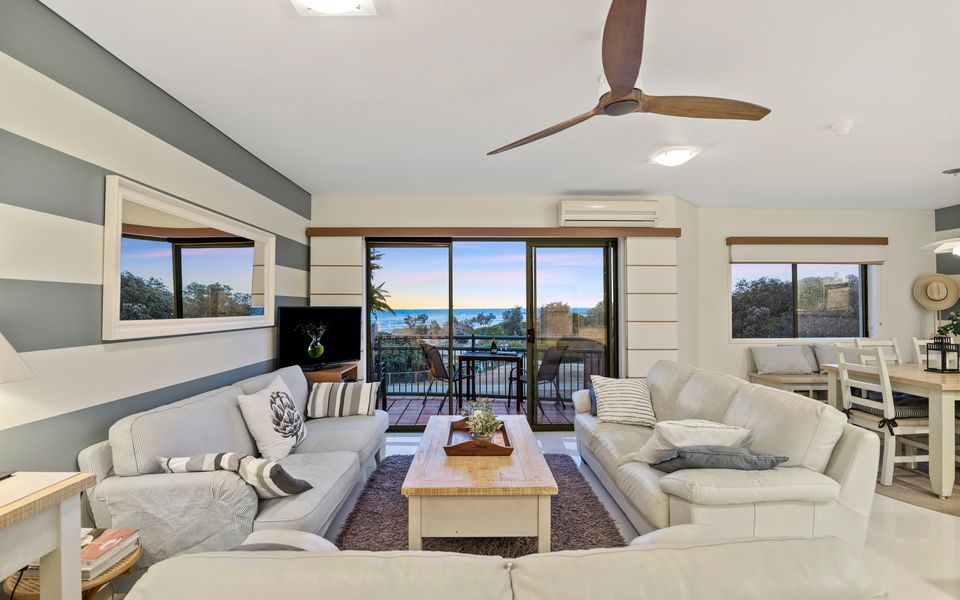 Beautiful Palm Beach – Beachfront 3 Bedroom Apartment – Linen Provided – Min. 3 Night Stays