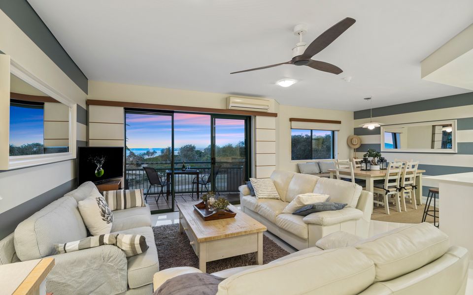 Beautiful Palm Beach – Beachfront 3 Bedroom Apartment – Linen Provided – Min. 3 Night Stays