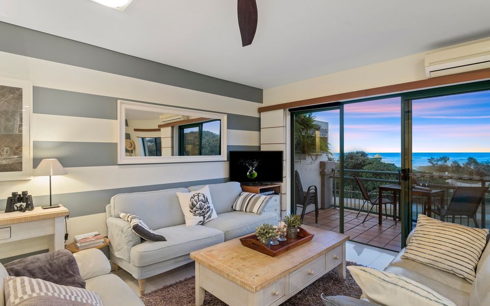 Beautiful Palm Beach – Beachfront 3 Bedroom Apartment – Linen Provided – Min. 3 Night Stays