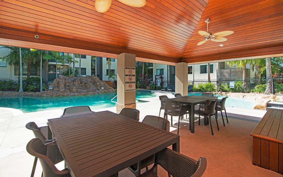 Beautiful Palm Beach – Beachfront 3 Bedroom Apartment – Linen Provided – Min. 3 Night Stays