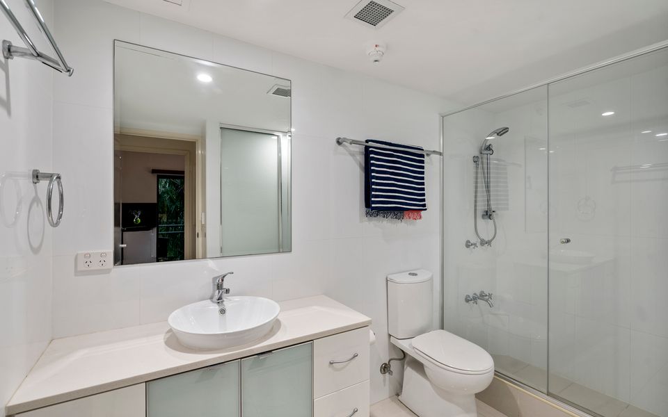 Beautiful Palm Beach – Beachfront 3 Bedroom Apartment – Linen Provided – Min. 3 Night Stays