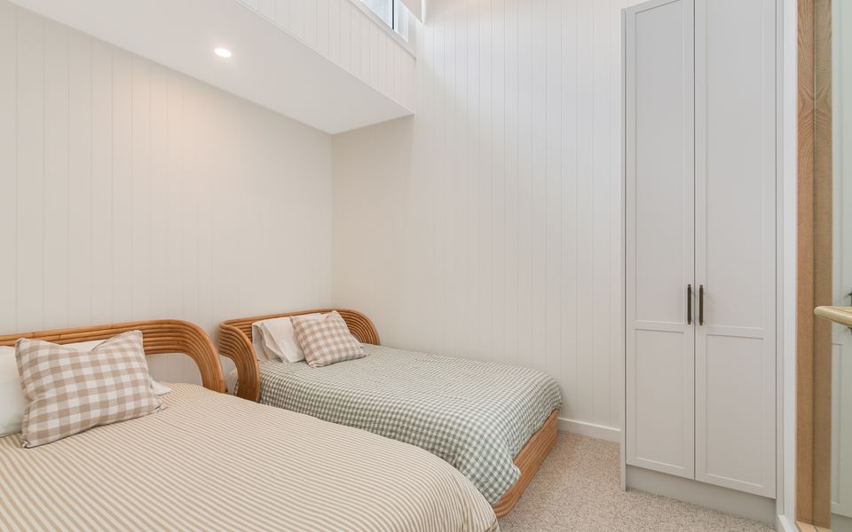 Joy Apartment 1 – Luxurious Apartment in the Heart of Coolangatta – Min. 3 Night Stays – Linen Provided