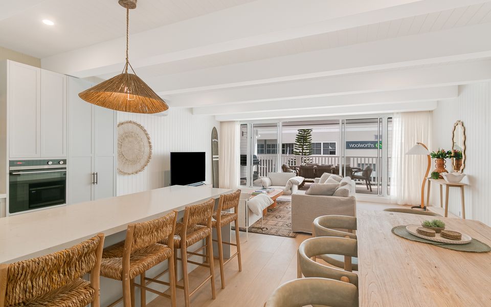 Joy Apartment 1 – Luxurious Apartment in the Heart of Coolangatta – Min. 3 Night Stays – Linen Provided