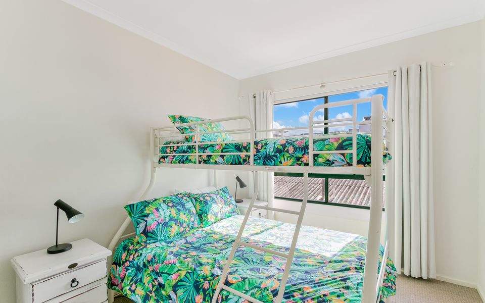 Boardwalk Pacific 8 – Beachfront Bilinga – Min. 3 Night Stays!