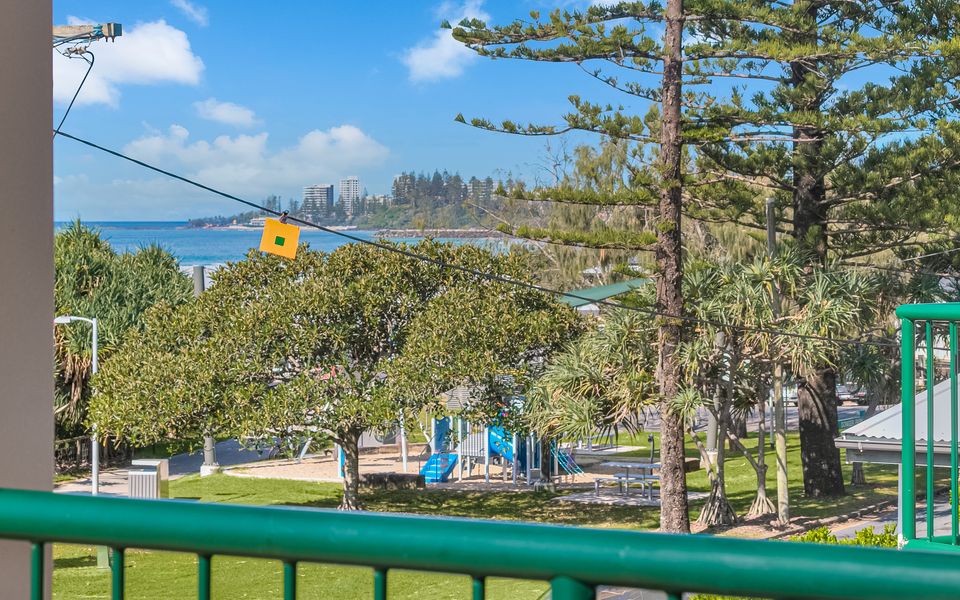 Boardwalk Pacific 8 – Beachfront Bilinga – Min. 3 Night Stays!