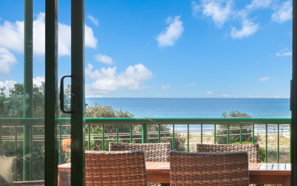 Boardwalk Pacific 8 – Beachfront Bilinga – Min. 3 Night Stays!