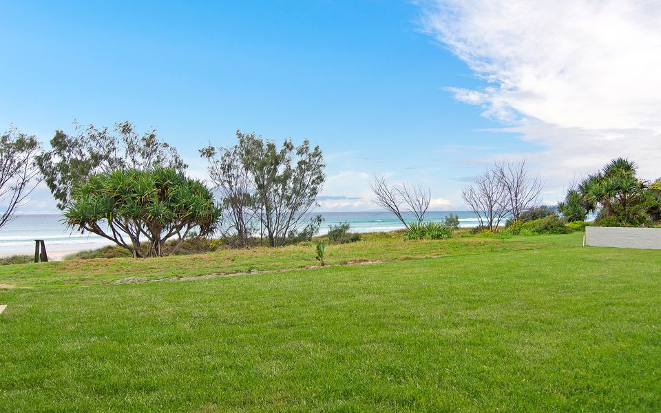 Sentosa on Tugun – Absolute Beachfront Home – Linen Provided