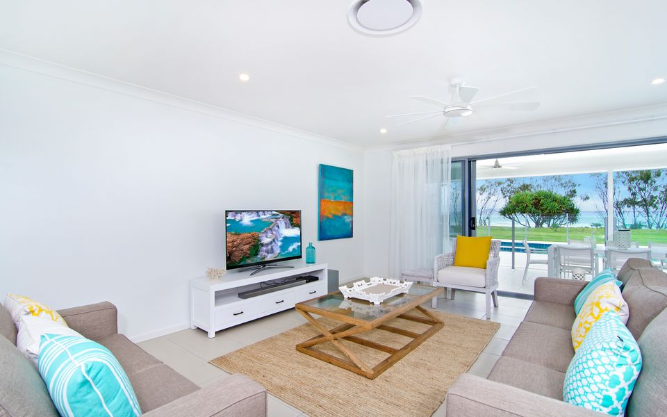 Sentosa on Tugun – Absolute Beachfront Home – Linen Provided