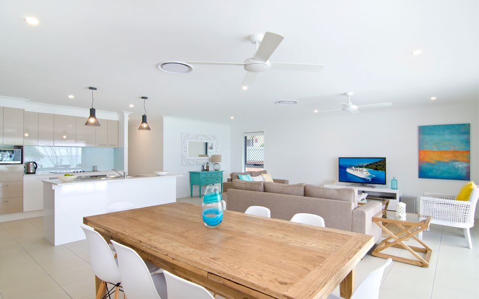 Sentosa on Tugun – Absolute Beachfront Home – Linen Provided