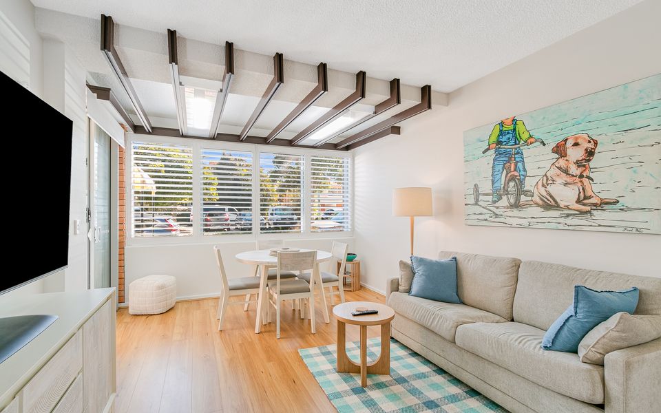 Blue Pacific 2 – Beachside Tugun Unit – Linen Provided – Min. 3 Nights!