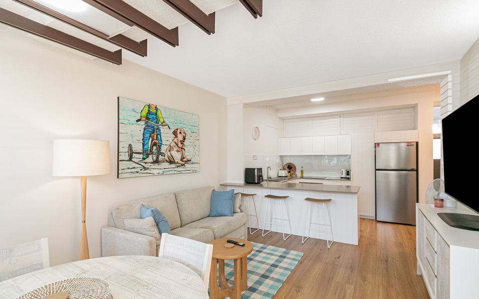 Blue Pacific 2 – Beachside Tugun Unit – Linen Provided – Min. 3 Nights!