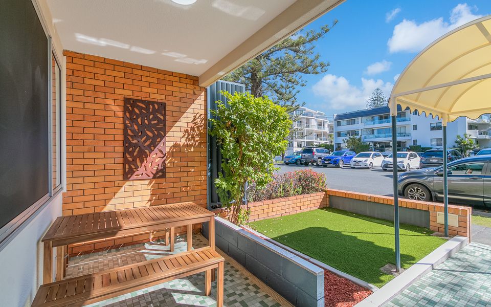 Blue Pacific 2 – Beachside Tugun Unit – Linen Provided – Min. 3 Nights!