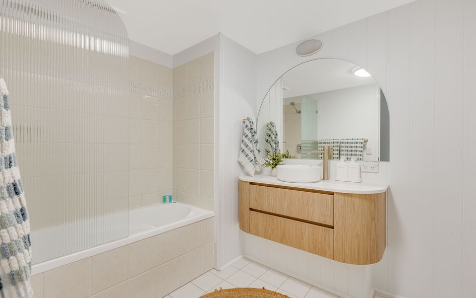 Tugun Bliss – Absolute Beachfront in Tugun – Min. 3 Night Stays – Linen Provided