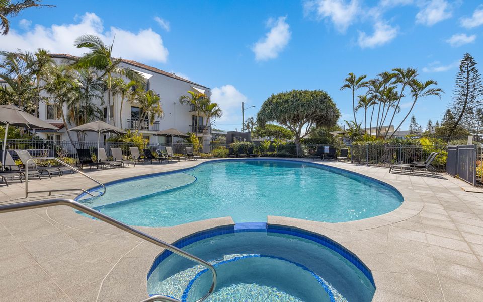 Tugun Bliss – Absolute Beachfront in Tugun – Min. 3 Night Stays – Linen Provided