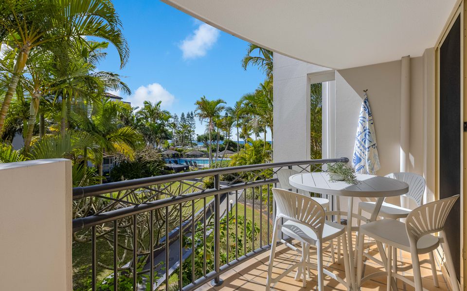 Tugun Bliss – Absolute Beachfront in Tugun – Min. 3 Night Stays – Linen Provided